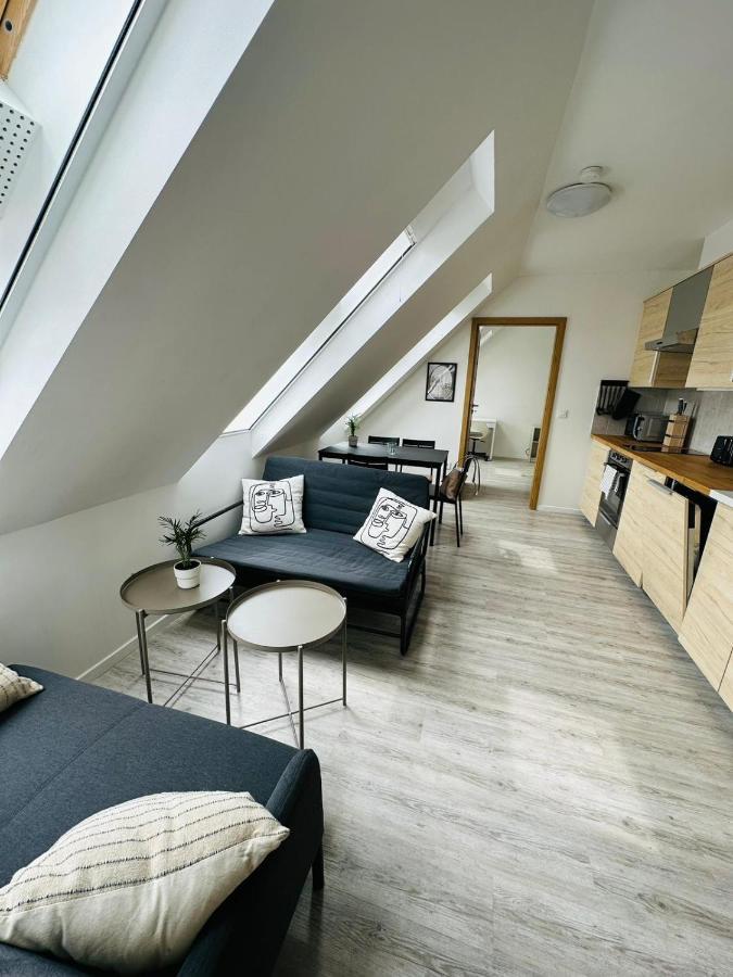 Palace Quarter 1 Peaceful Modern Central Top Floor Apartment Budapest Ngoại thất bức ảnh
