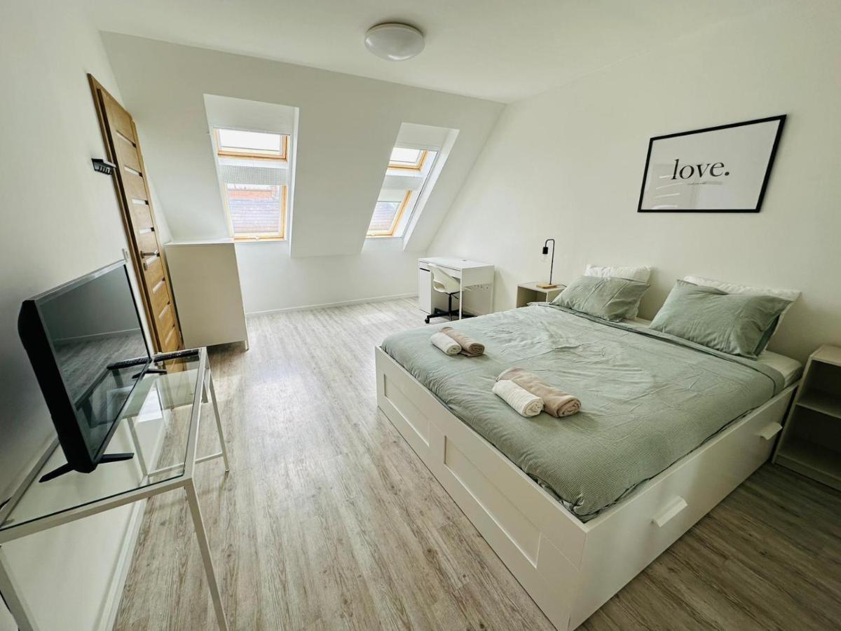 Palace Quarter 1 Peaceful Modern Central Top Floor Apartment Budapest Ngoại thất bức ảnh