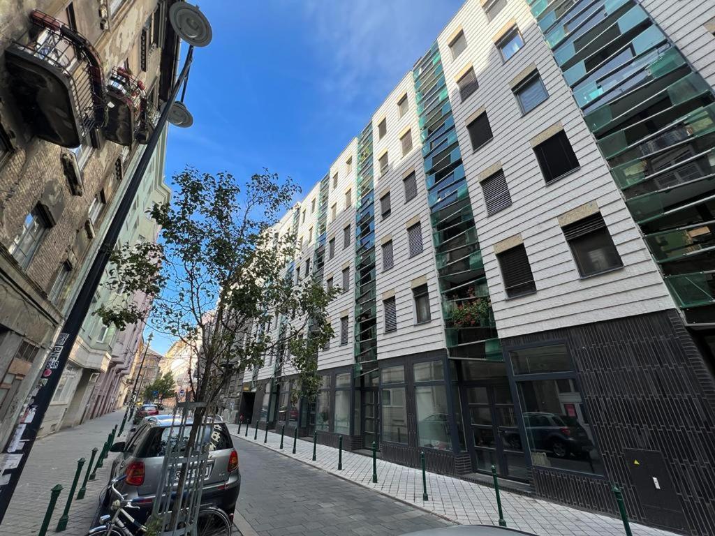 Palace Quarter 1 Peaceful Modern Central Top Floor Apartment Budapest Ngoại thất bức ảnh