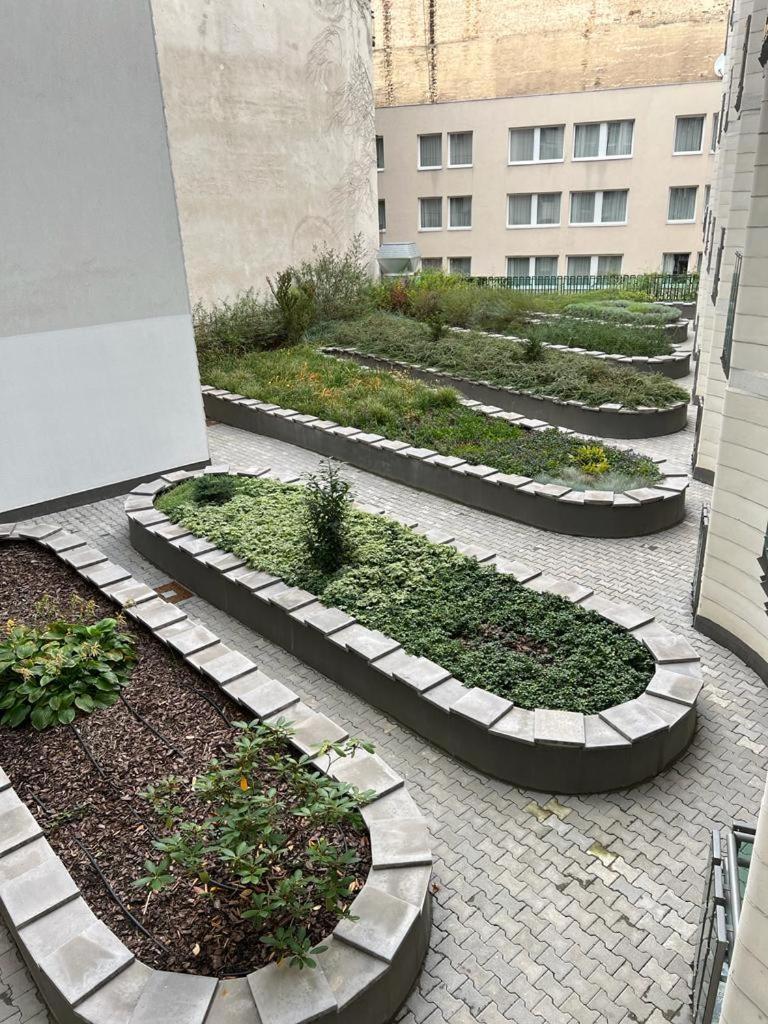 Palace Quarter 1 Peaceful Modern Central Top Floor Apartment Budapest Ngoại thất bức ảnh