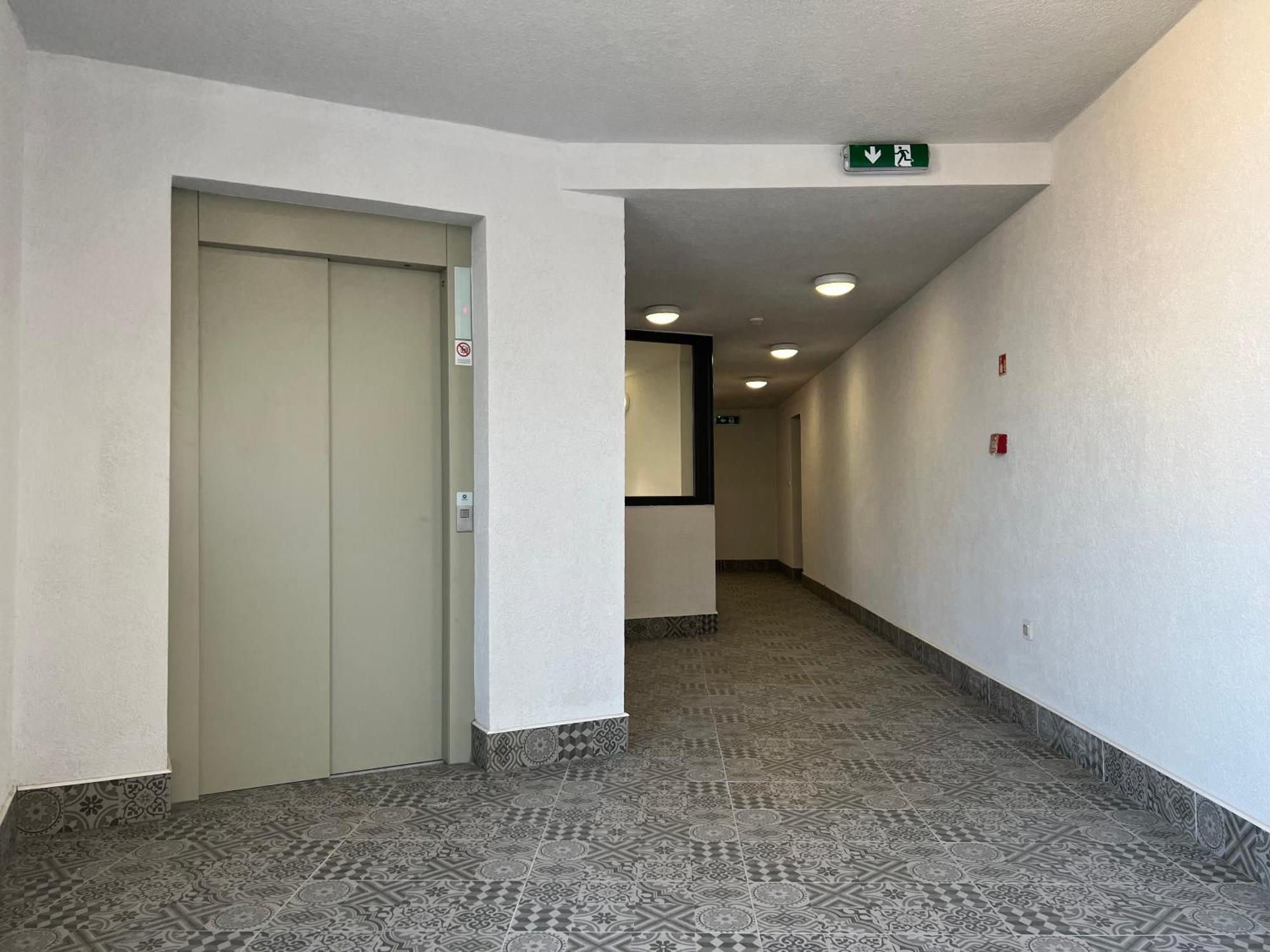 Palace Quarter 1 Peaceful Modern Central Top Floor Apartment Budapest Ngoại thất bức ảnh